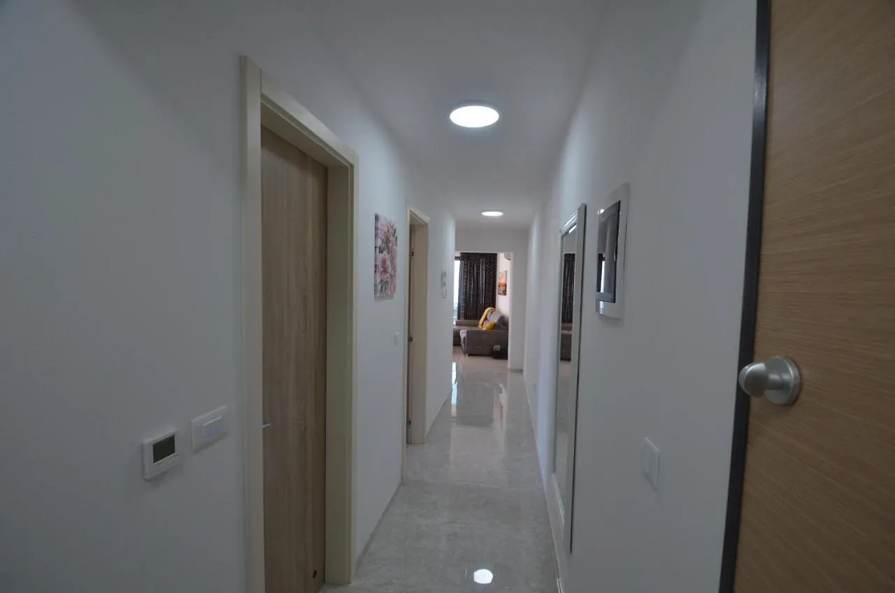 Sunset Apartment Banjole Croatia